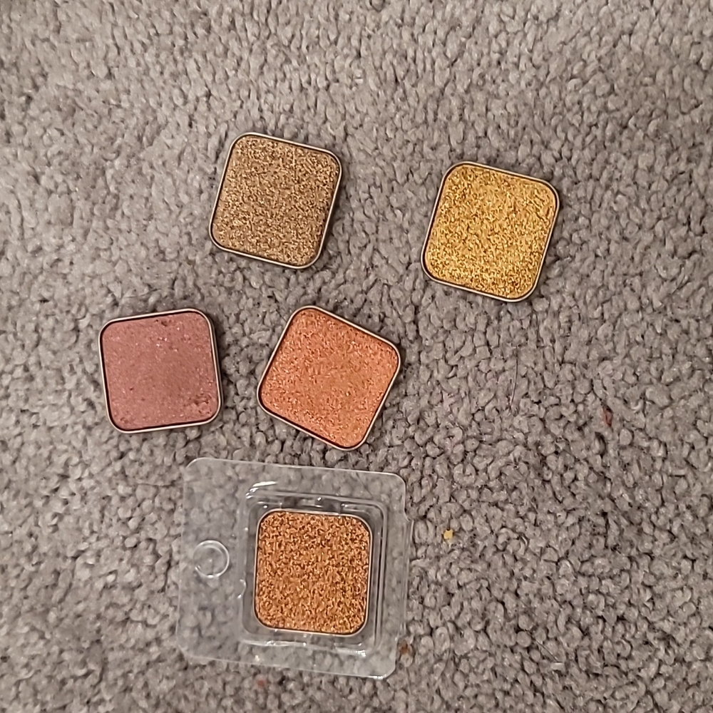SEINT eyeshadows